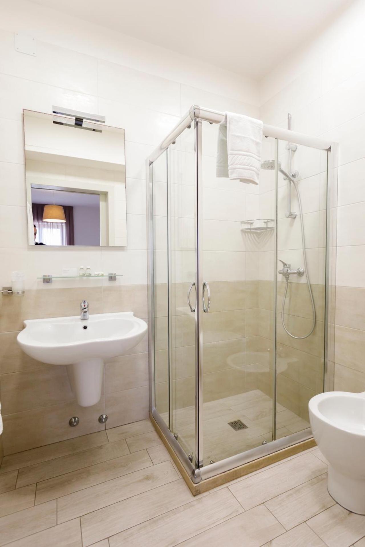 Hotel Corallo Santa Maria al Bagno Habitación foto